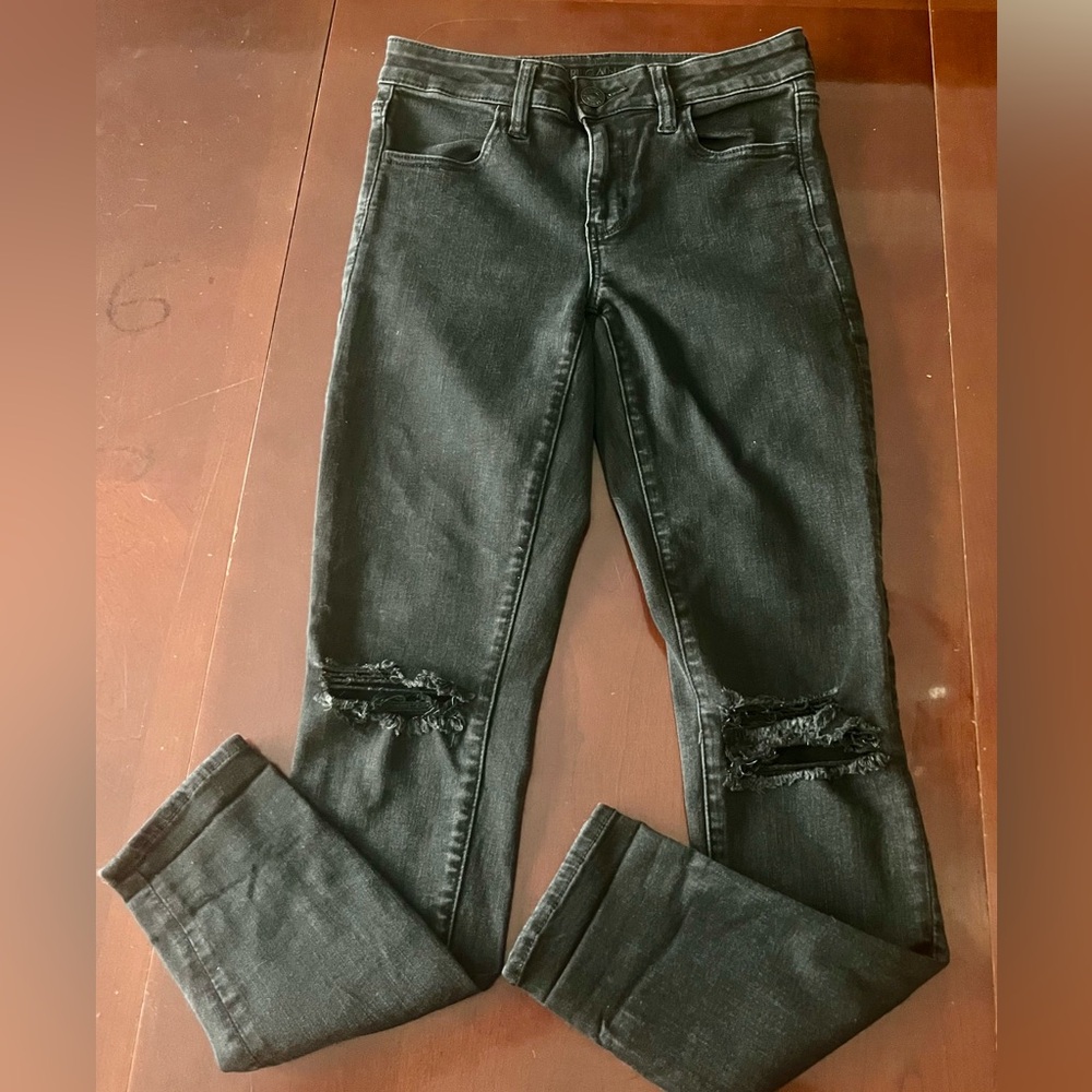 American Eagle Women's Black Distressed Jeans